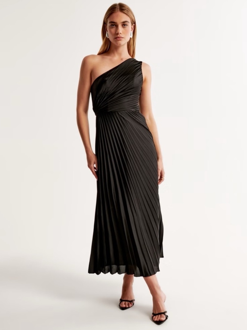 Abercrombie Giselle Pleated One-Shoulder Maxi Dress in Black Size Medium NWT